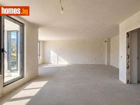 Тристаен, 135m²