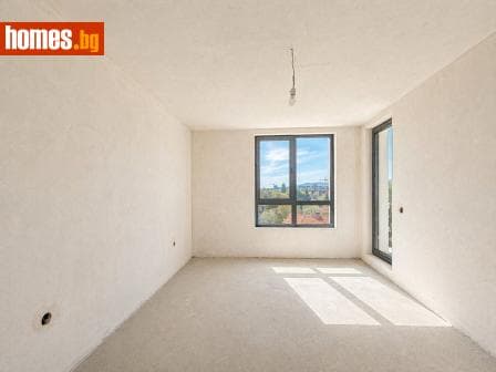 Тристаен, 135m²
