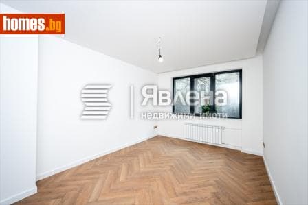 Тристаен, 80m²