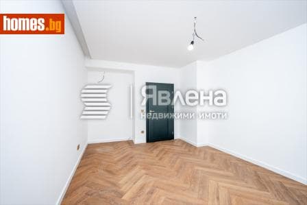 Тристаен, 80m²