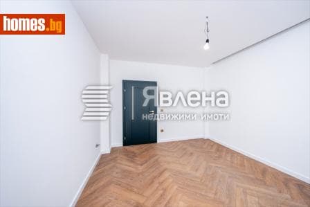 Тристаен, 80m²