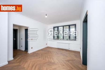 Тристаен, 80m²