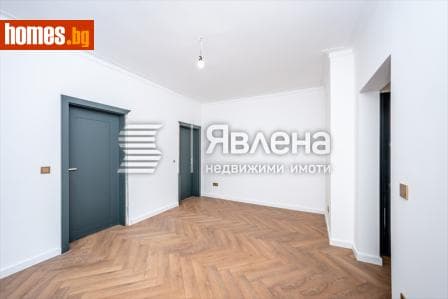 Тристаен, 80m²