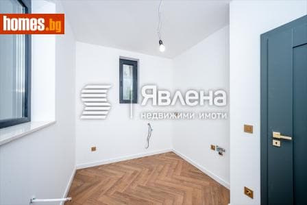 Тристаен, 80m²