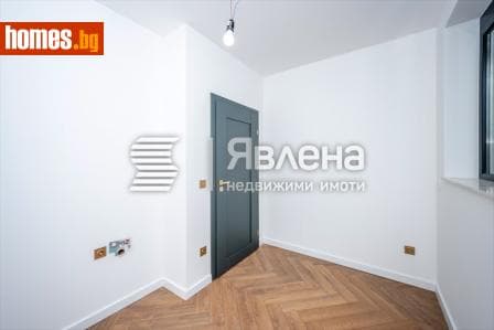 Тристаен, 80m²