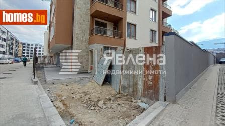 Тристаен, 81m²