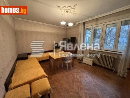Тристаен, 97m²