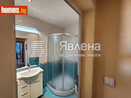 Тристаен, 103m²