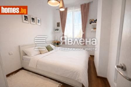 Тристаен, 70m²