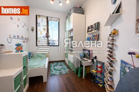 Тристаен, 70m²