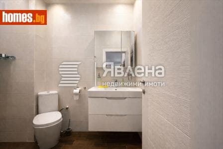 Тристаен, 70m²