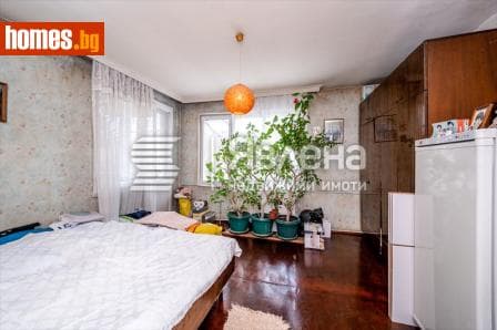 Тристаен, 144m²