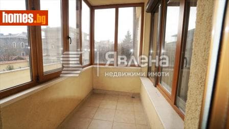 Тристаен, 107m²
