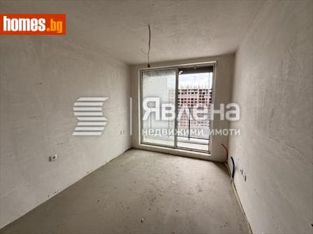 Тристаен, 91m²