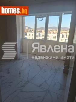 Тристаен, 87m²