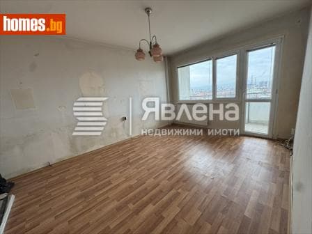 Тристаен, 87m²