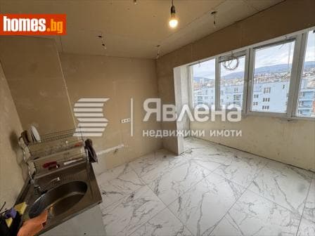 Тристаен, 87m²