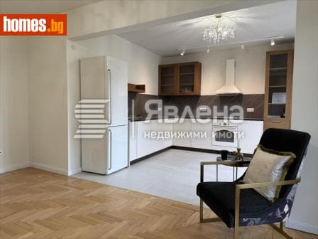 Тристаен, 97m²