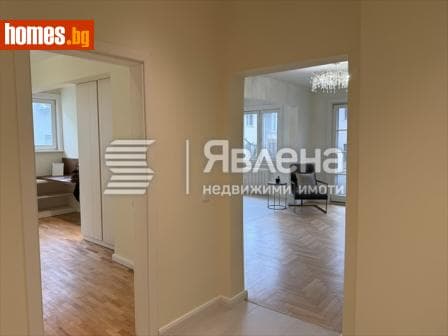 Тристаен, 97m²