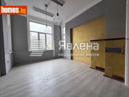 Тристаен, 176m²