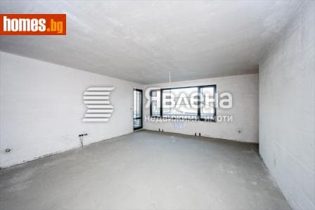 Тристаен, 121m²