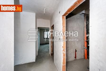 Тристаен, 121m²