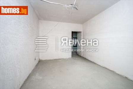 Тристаен, 121m²