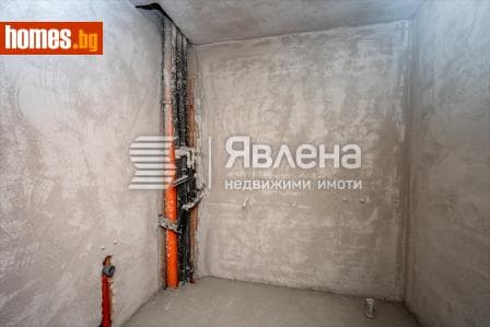 Тристаен, 121m²