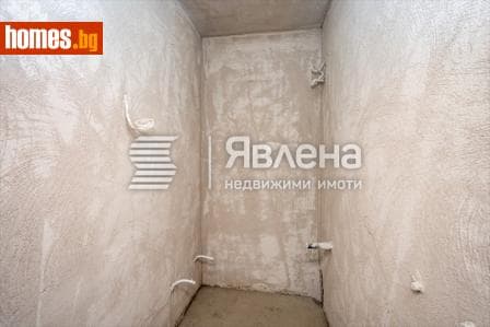Тристаен, 121m²