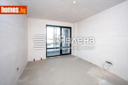 Тристаен, 121m²