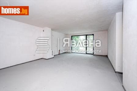Тристаен, 125m²