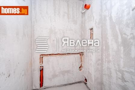 Тристаен, 125m²