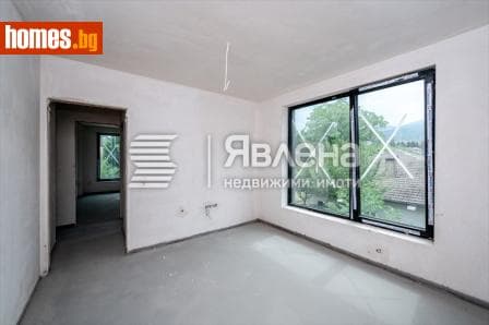Тристаен, 125m²