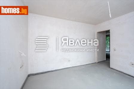 Тристаен, 125m²