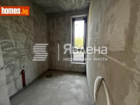 Тристаен, 117m²