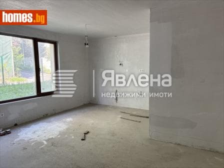 Тристаен, 110m²