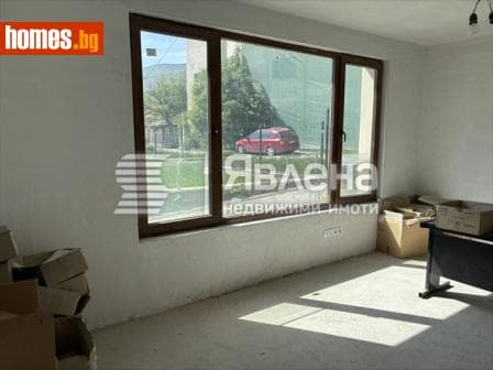 Тристаен, 110m²