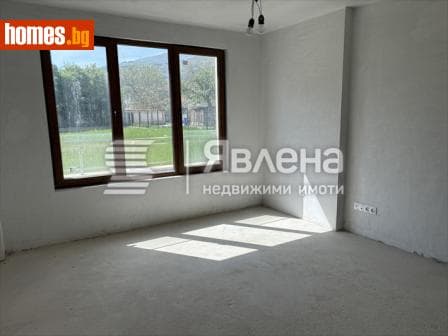 Тристаен, 110m²