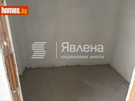 Тристаен, 139m²