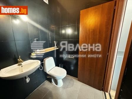 Тристаен, 96m²