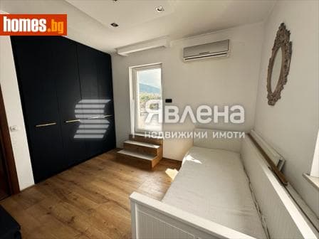 Тристаен, 96m²