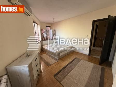 Тристаен, 119m²