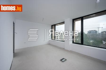 Тристаен, 149m²