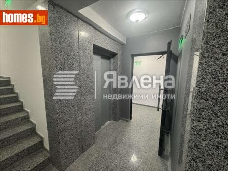 Тристаен, 110m²