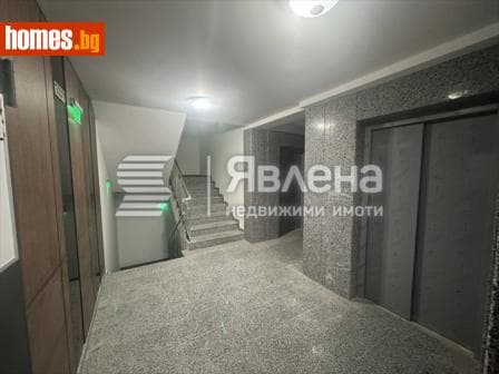 Тристаен, 110m²
