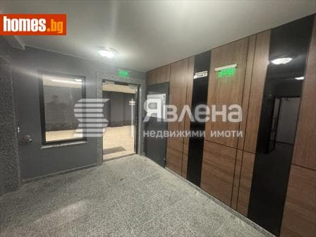 Тристаен, 112m²