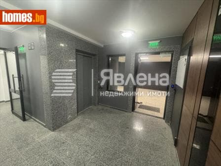 Тристаен, 112m²