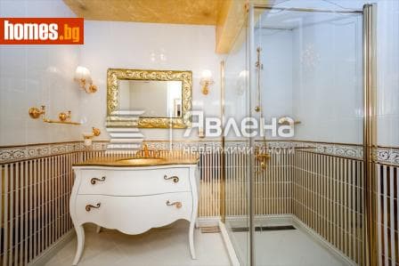 Тристаен, 165m²