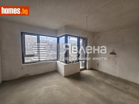 Тристаен, 120m²