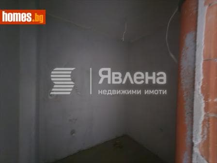 Тристаен, 120m²